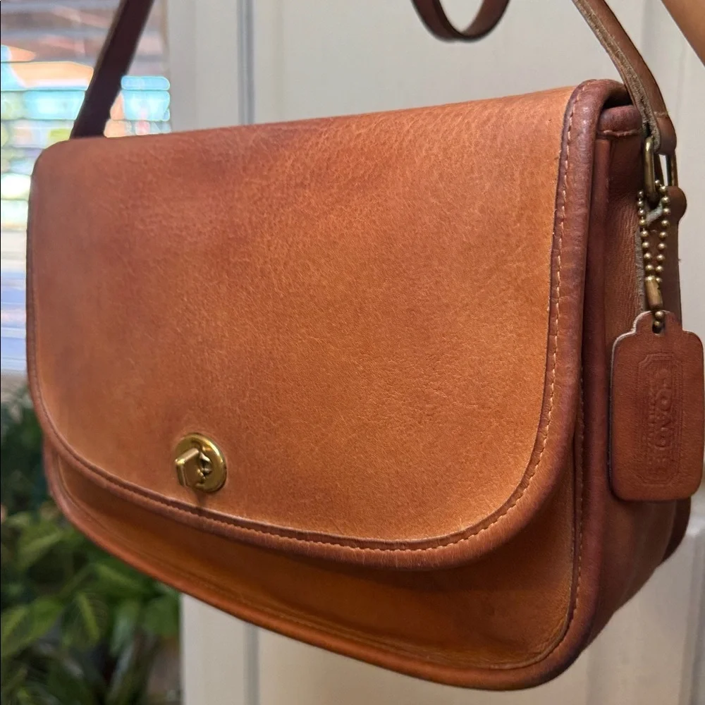 Vintage Coach City Bag - Picture 1 of 17